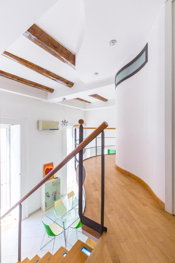 Design & Studio Duplex At National Museum Naples Luaran gambar