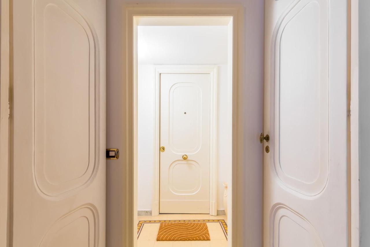Design & Studio Duplex At National Museum Naples Luaran gambar