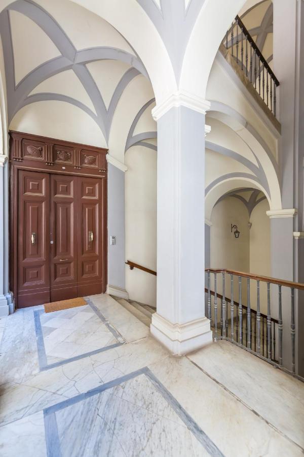 Design & Studio Duplex At National Museum Naples Luaran gambar